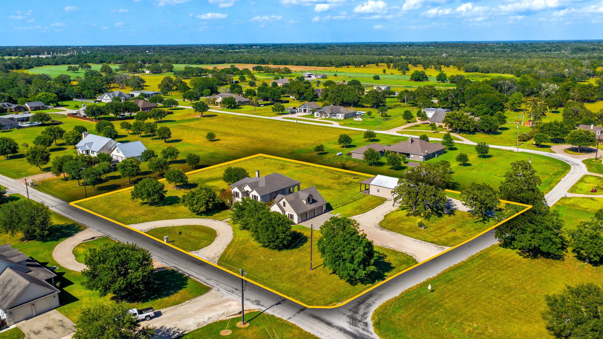 67 County Road 132B, Hallettsville, TX