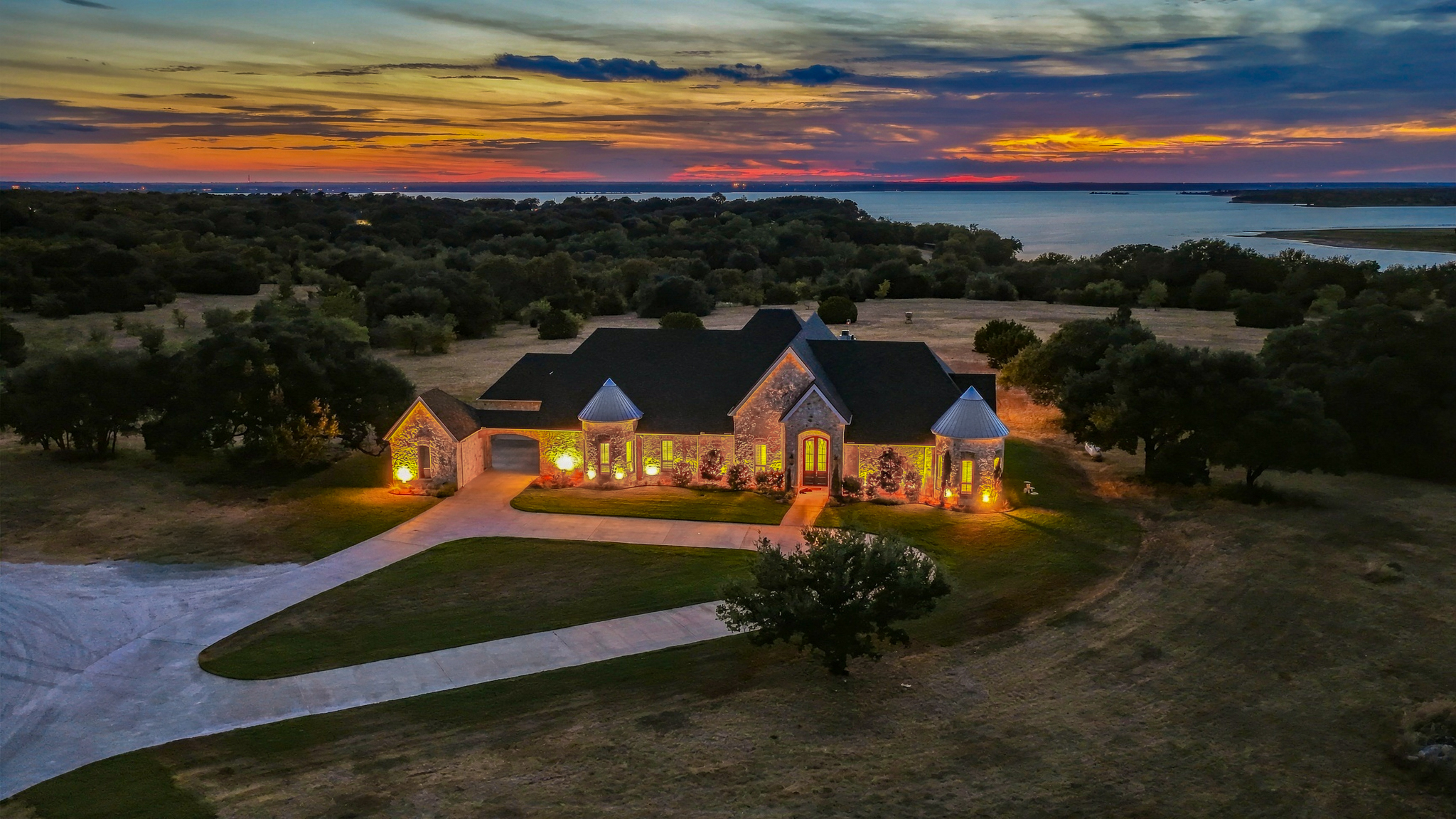 Lake Whitney Estate
